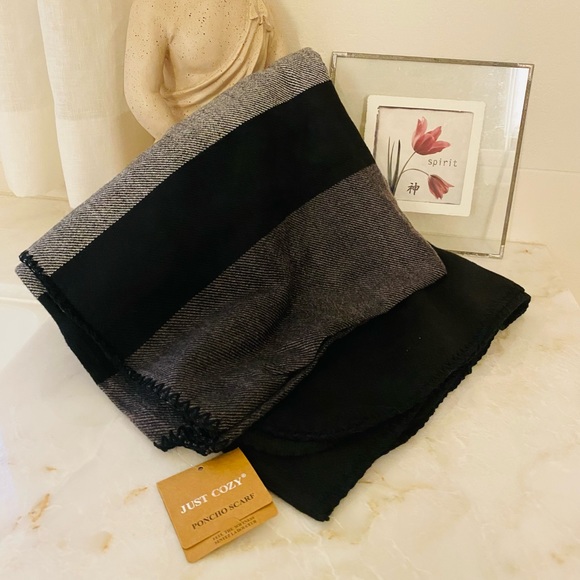 NWT Cozy poncho - Picture 2 of 7